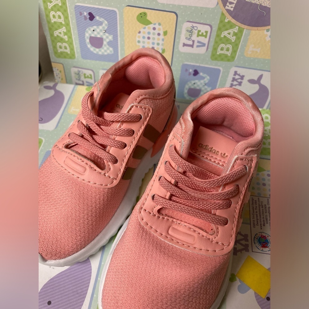 ADIDAS - Picture 2 of 4
